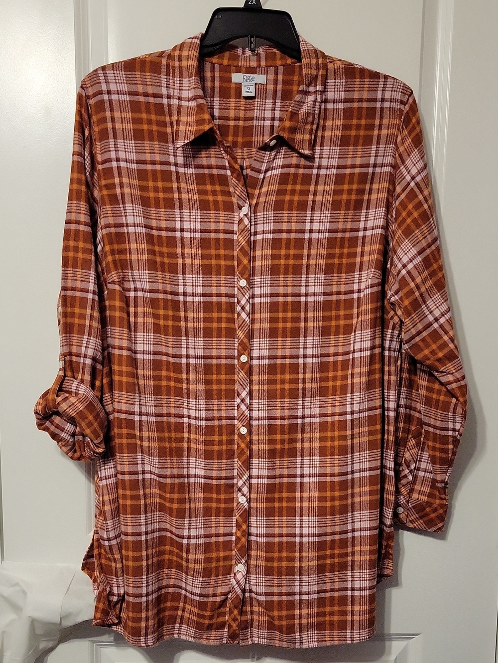 Croft & Barrow Women's 3X L/S W/button-up cuff Plaid Shirt/tunic. Like New.